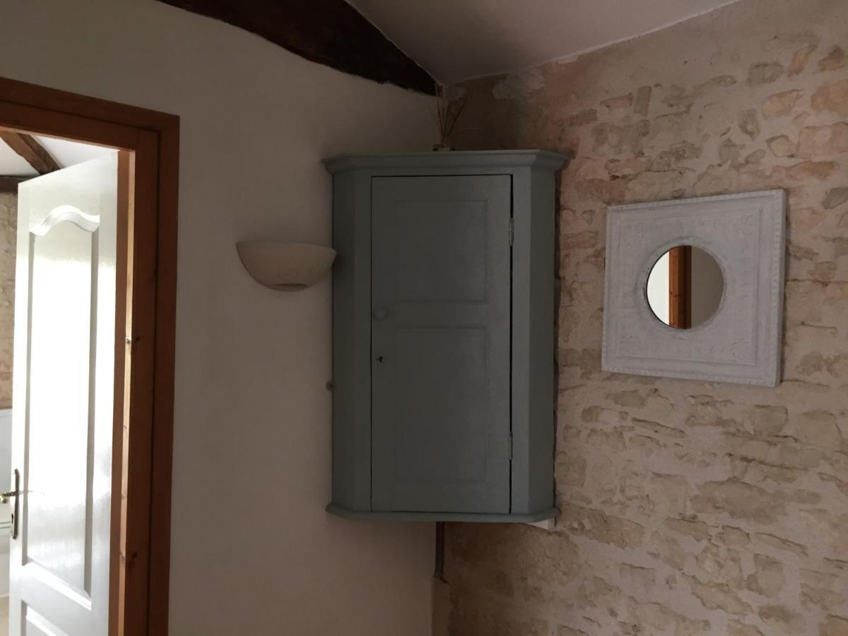 Le Gite Au Coin Des Abeilles La Caillère Buitenkant foto